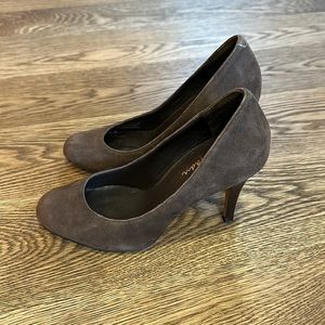 Cole Hann Leather Heel